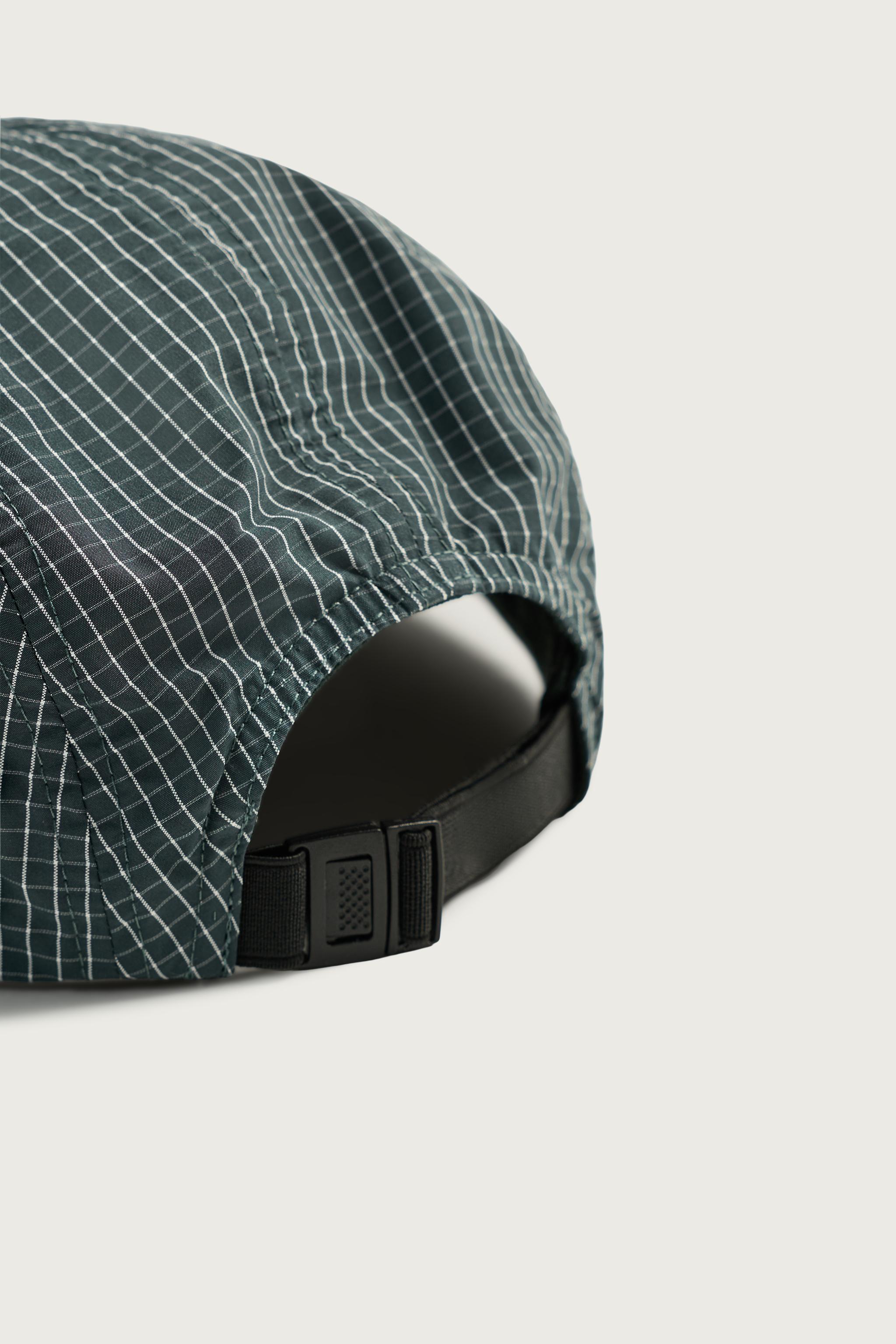 CASQUETTE À VISIÈRE PLATE À CARREAUX
